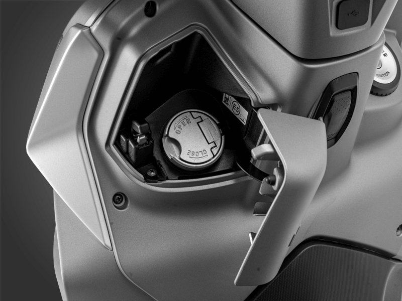 Front-mounted Fuel Cap